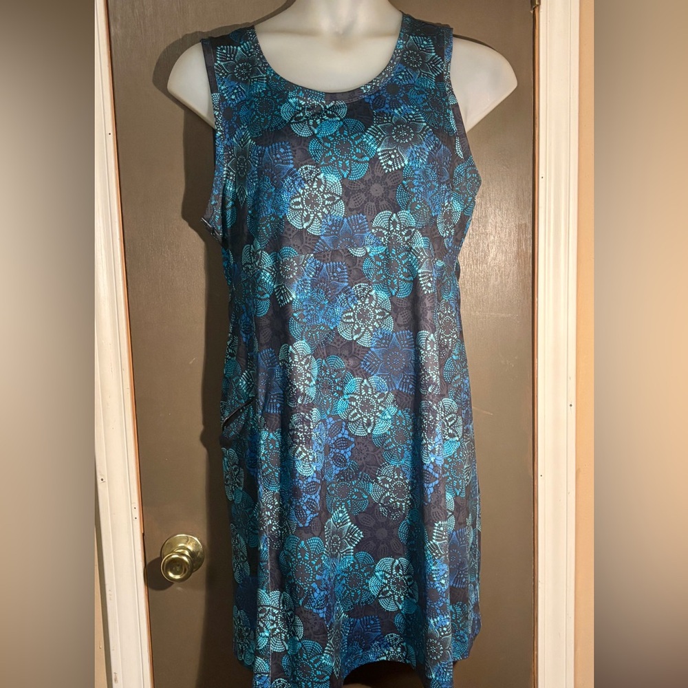 L.L. Bean Blue and Teal Fitness Lounge dress POCKETS